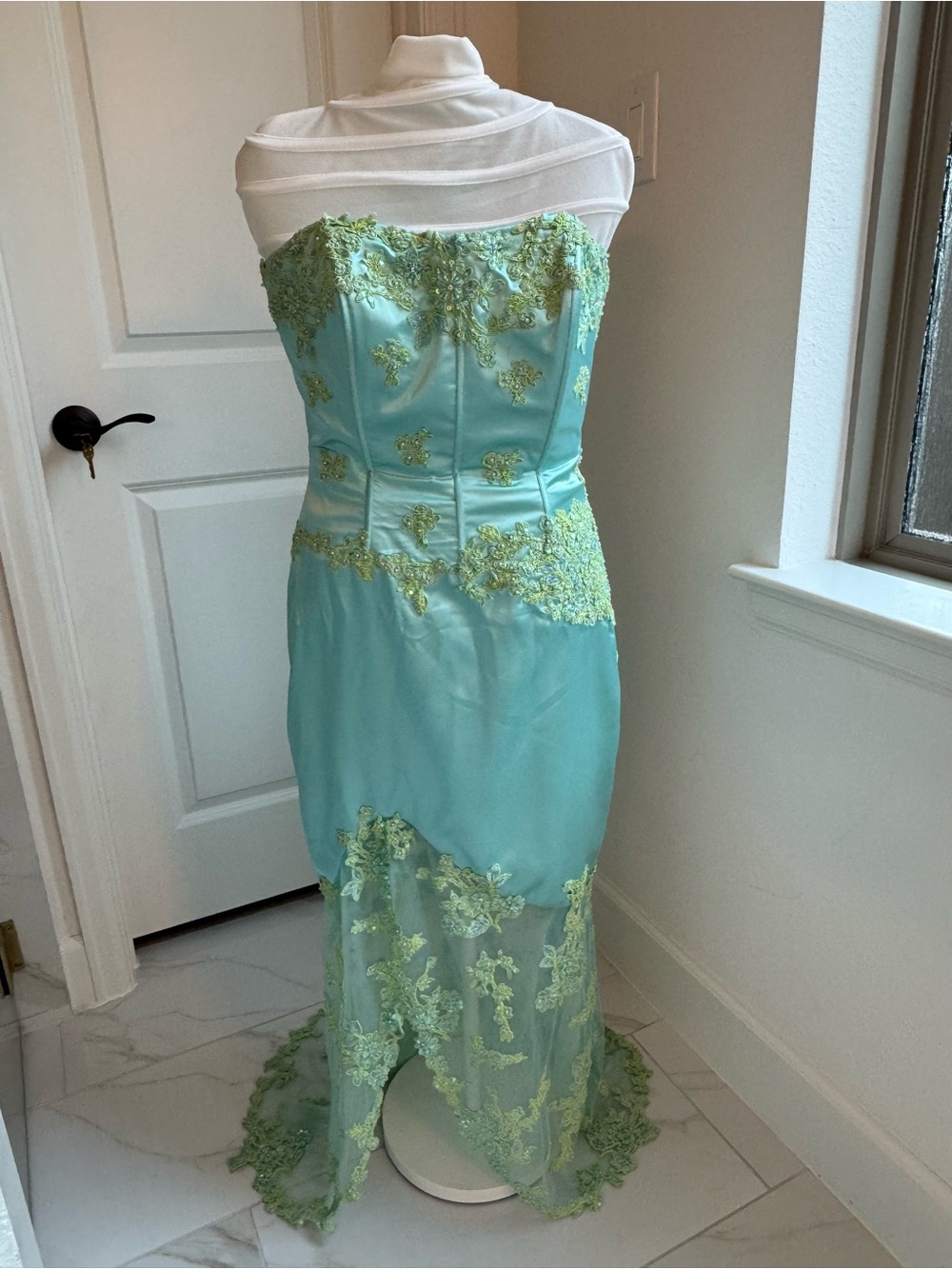 Cache Mint Green Strapless Lace Appliqué Gown